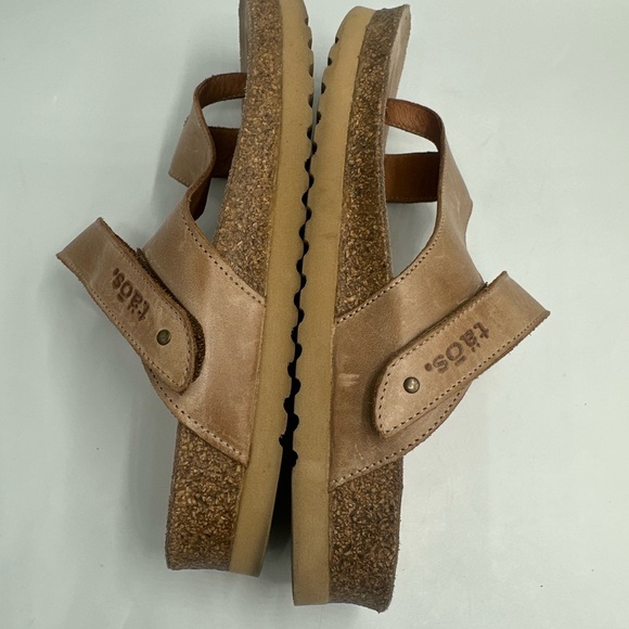 Taos Women’s Tan Leather Toe Loop Thong Size 7- 7.5 - Picture 3 of 10